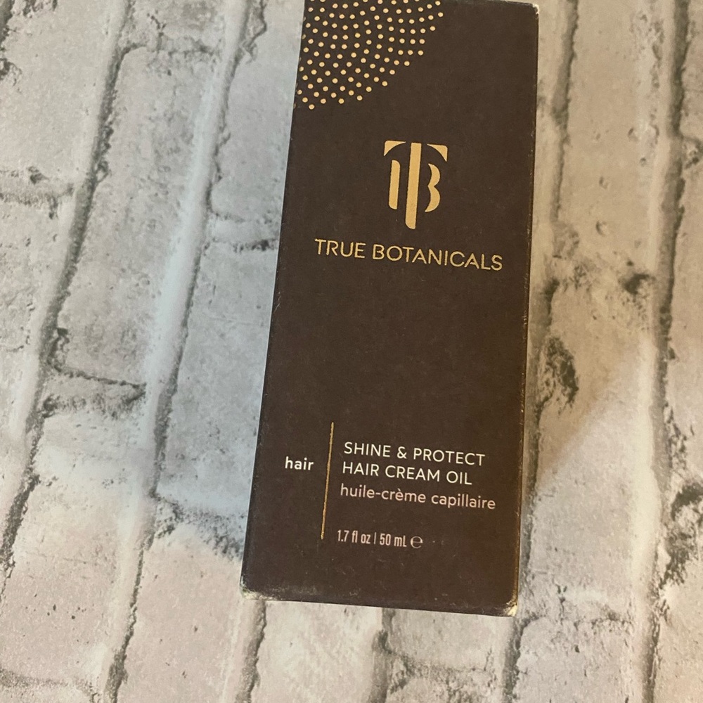 True Botanicals Shine and Protect Hair Cream Oil